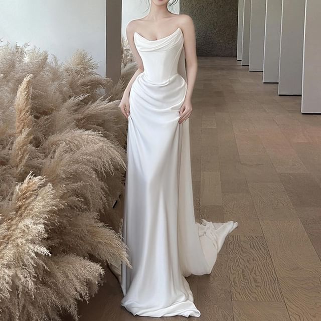 DreesHouse-Strapless Plain Sheath Wedding Gown