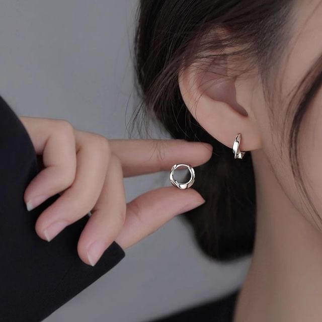 True Glam-925 Sterling Silver Geometry Huggie Earring