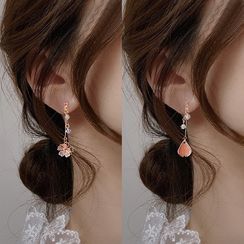 Furando - Asymmetrical 925 Sterling Silver Flower Drop Earring