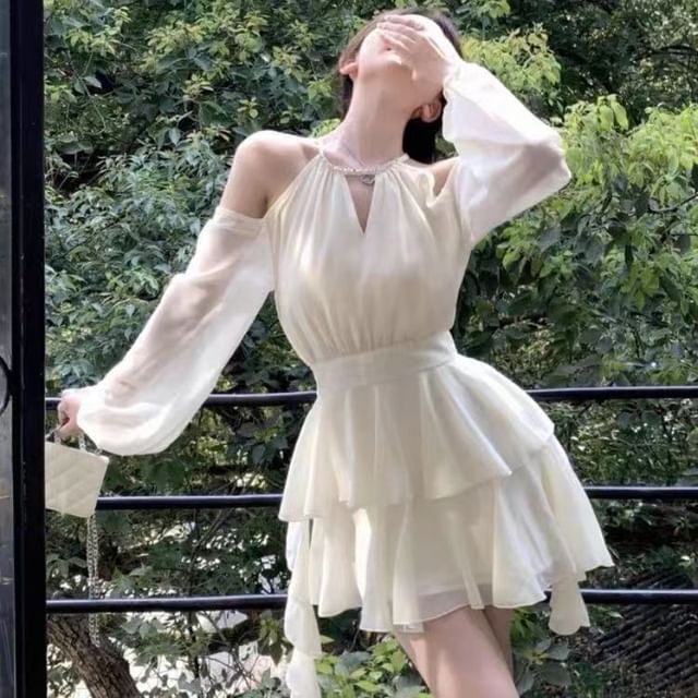 chinese dress ladies Jardinvue White Ruffle Maxi Floral Empire Waist Dress for Women - Mock  Neck, Long Sleeve, Lace