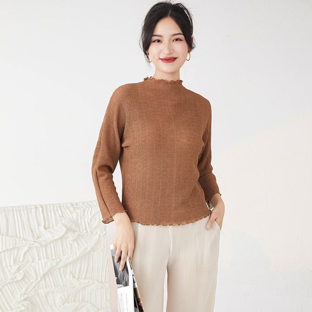 mock neck lettuce edge