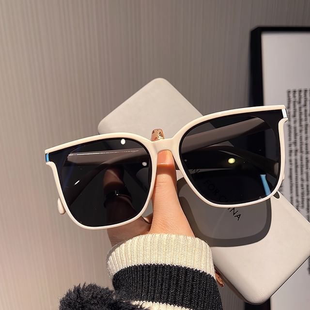 MOL Girl-Square Sunglasses