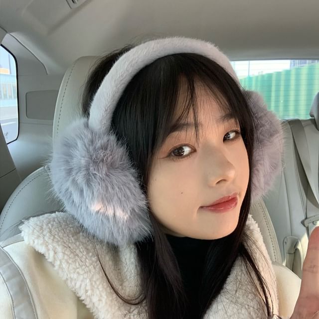 Nikifa-Plain Fluffy Earmuffs