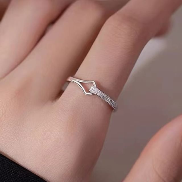 Parskletie-Cutout Sterling Silver Ring
