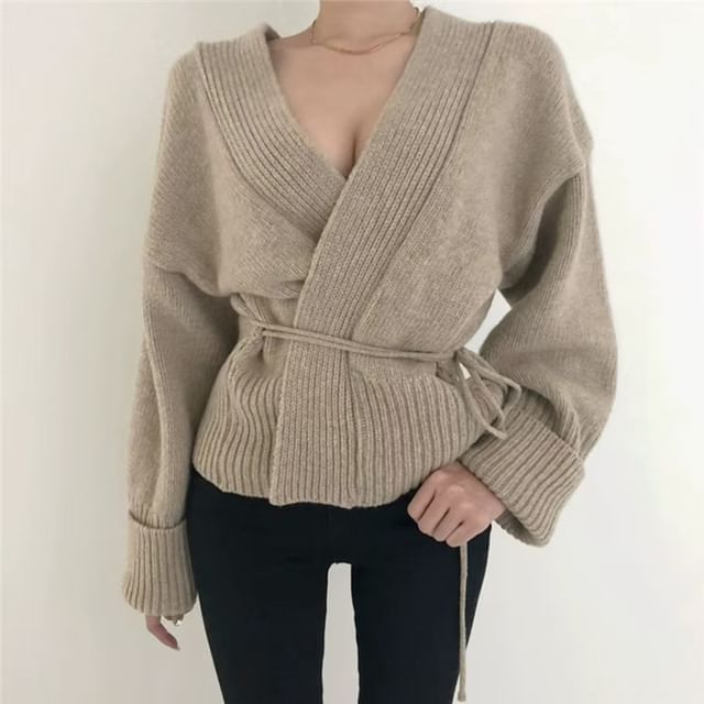 INEN-V-Neck Ribbed Plain Crop Cardigan