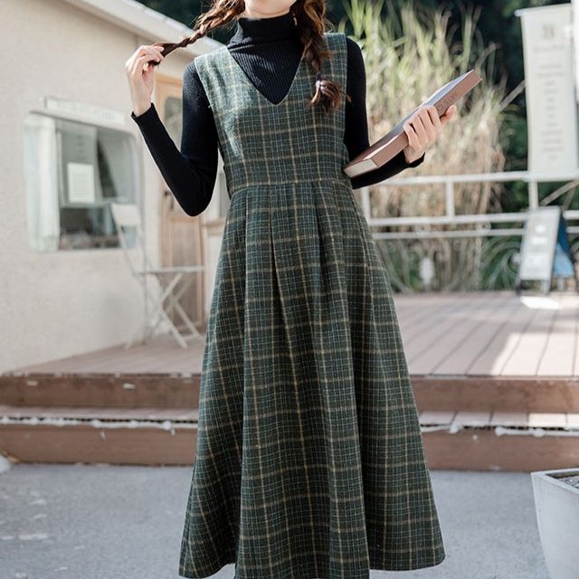 Sweetfern Long-Sleeve Mock-Neck Plain Knit Top Sleeveless