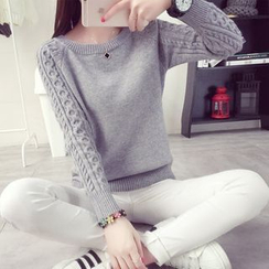 Quelite - Cable-Knit Sweater
