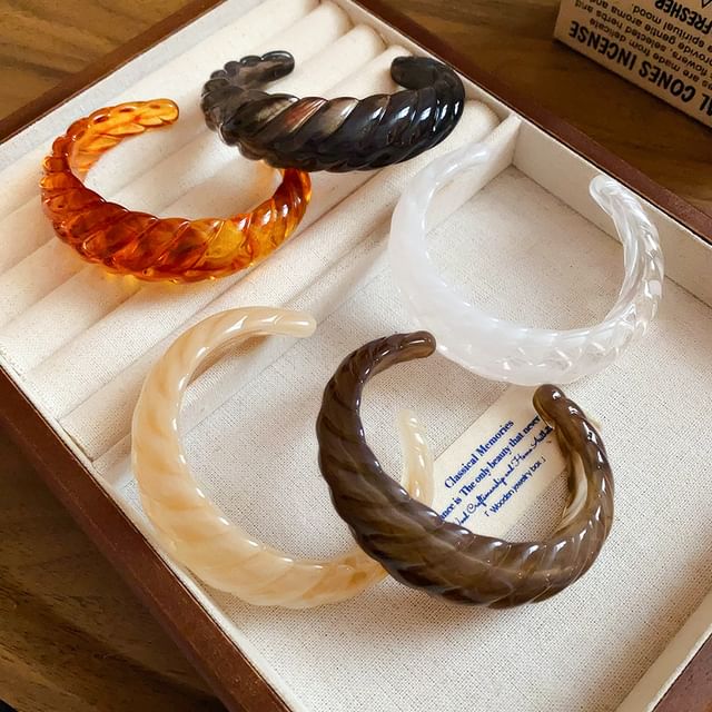 Calafa-Acrylic Plain Bangle