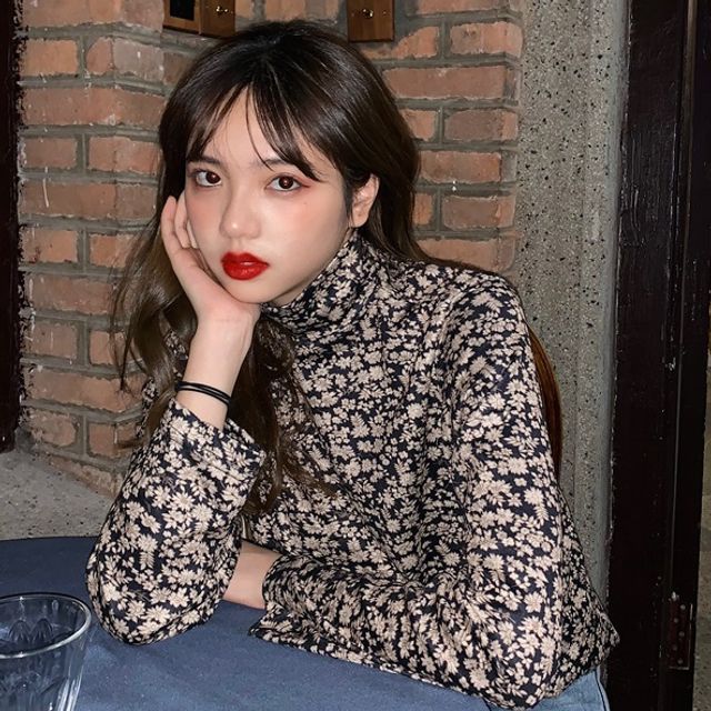 Floral Turtleneck Long-Sleeve Slim-Fit 
