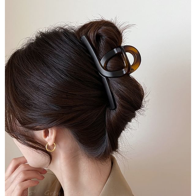 Jael-Cutout Hair Claw