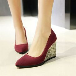 Gizmal Boots - Pointy Wedge Pumps