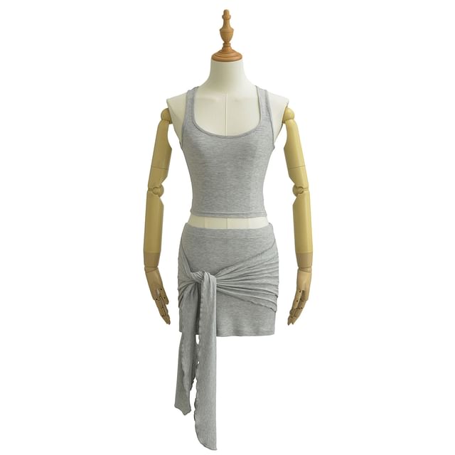 Asiris-Set Scoop Neck Plain Tank Top Mini Skirt