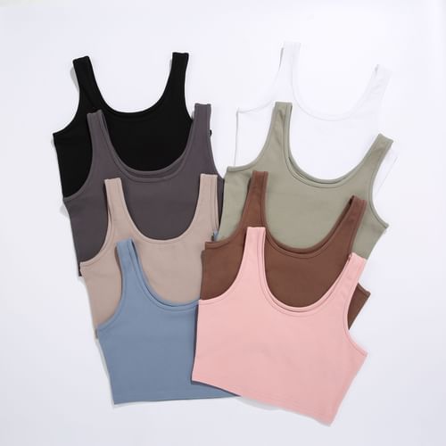 The Case For Crop Tank Tops - The Mom Edit
