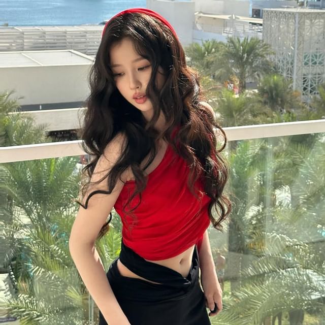 Bababy-Sleeveless Plain Crop Top