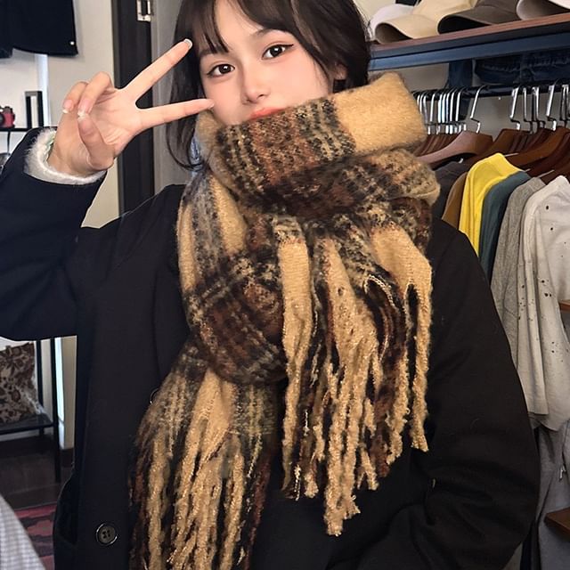 Frior-Plaid Fringed Scarf