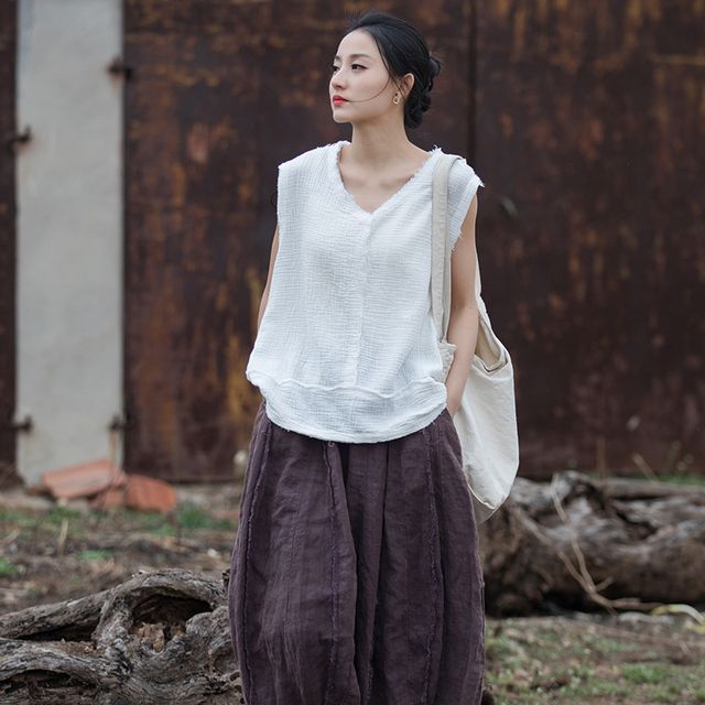 Lewwe-Sleeveless V-Neck Plain Frayed Oversized Top