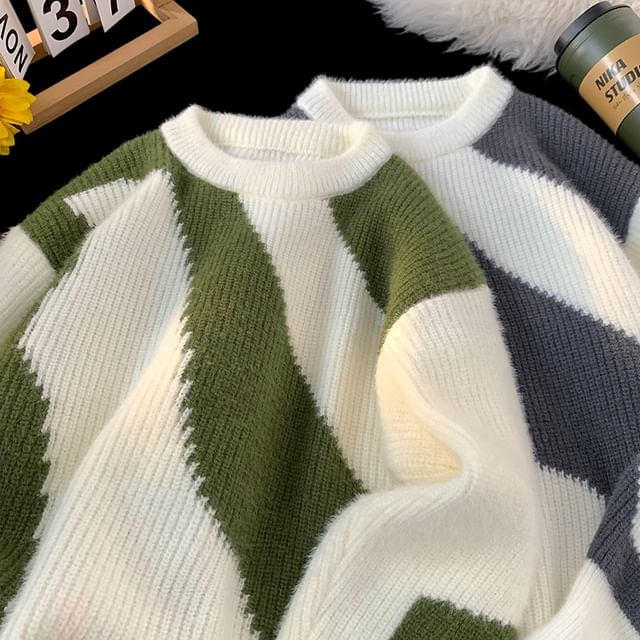 Bay Go Mall-Crewneck Two Tone Sweater