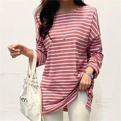 PIPPIN - Drop-Shoulder Stripe T-Shirt PIPPIN - Drop-Shoulder Stripe T-Shirt
