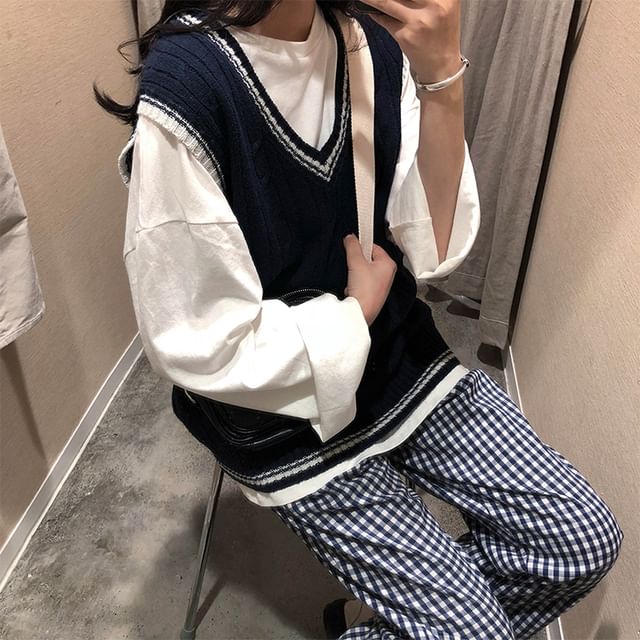 Sisyphi-Contrast Trim Cable-Knit Vest