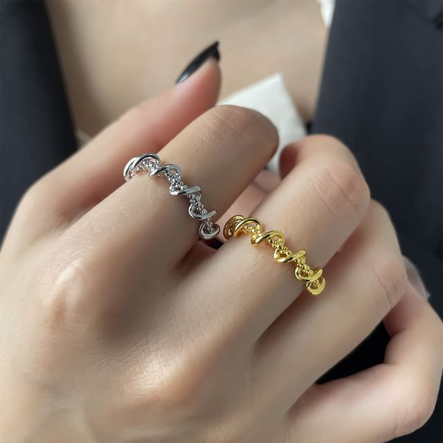 Chimerro-Twisted Open Ring