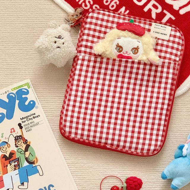 Basaran-Check iPad Pouch