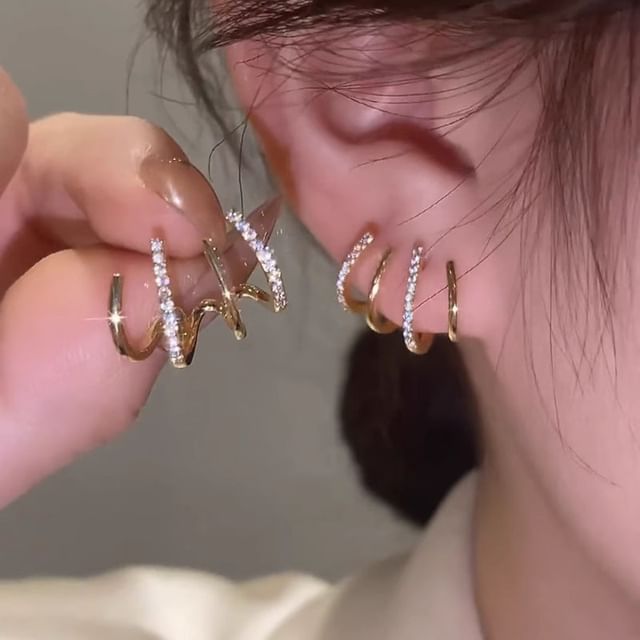 Chimerro-Rhinestone Layered Alloy Crawler Earring