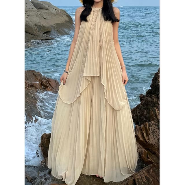 Moanum-Set Halter Backless Pleated A-line Top Pleated Maxi Skirt