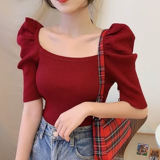 Sisyphi-Short-Sleeve Square Neck Plain Crop Knit Top