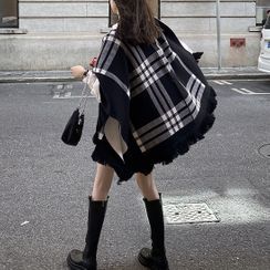 Shinobu - Reversible Plaid Cape Shinobu - Reversible Plaid Cape