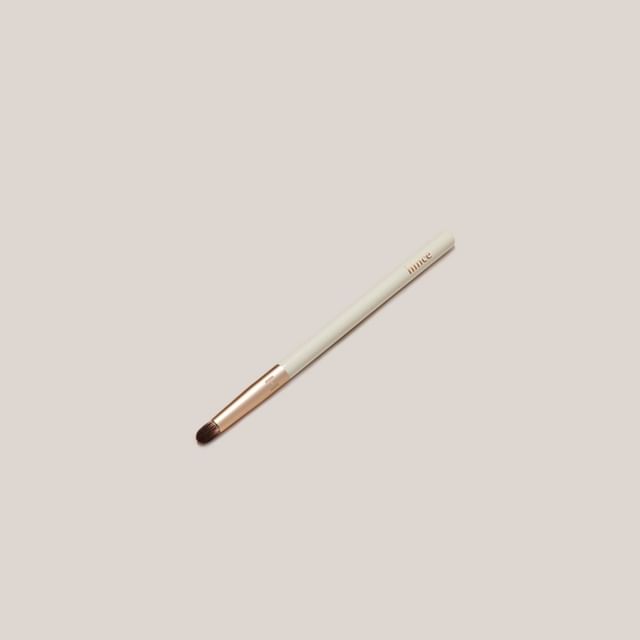 hince-Eyeshadow Point Brush