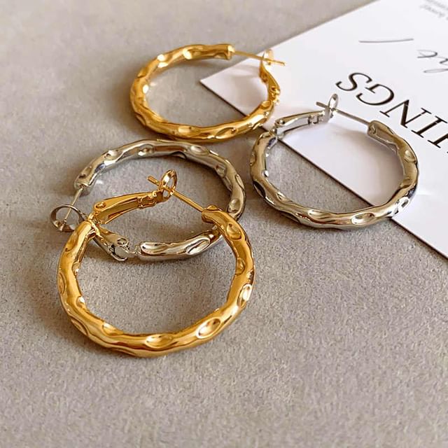 Hansha-Metal Textured Hoop Earring