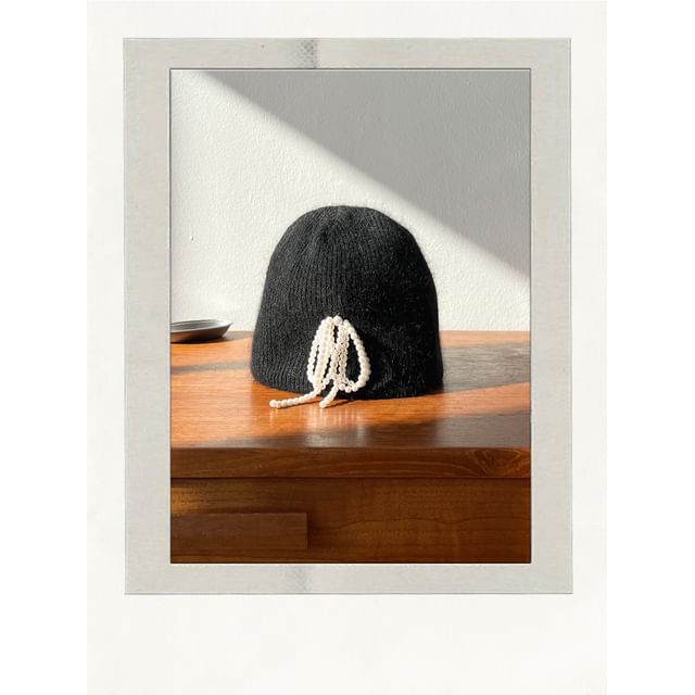 【rolarola】IVEウォニョン着用 RIBBON ANGORA BEANIE rolarola - Pearl-Ribbon Knit Beanie (Black) | YesStyle