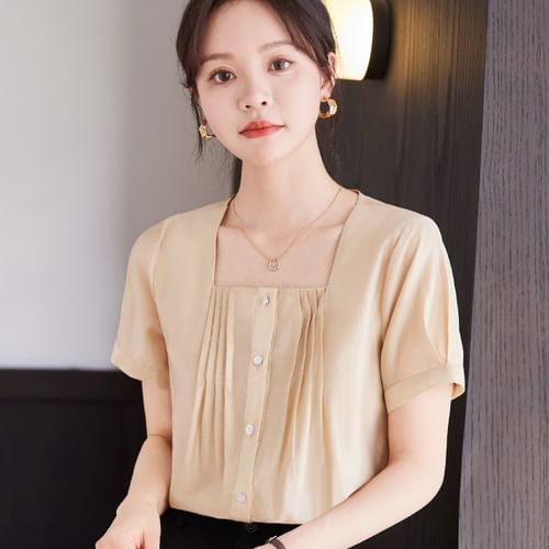 トップス [X MINJUKIM] SQUARE NECK PINTUCK SHIRT Princess Min - Short-Sleeve Square Neck Plain Pintuck Blouse