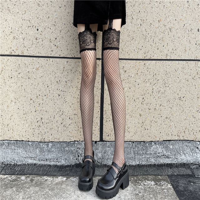 Gentiana-Lace Garter Socks