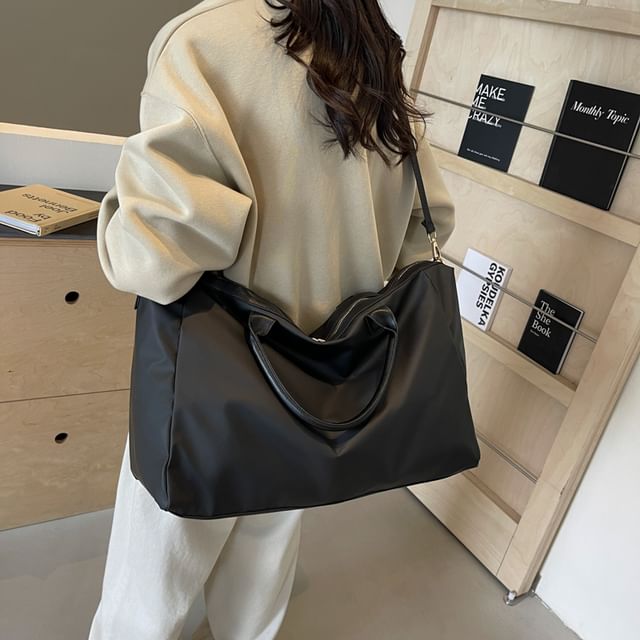 Melois-Plain Duffle Bag