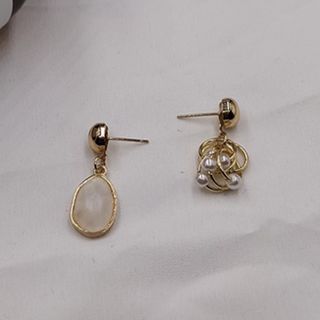 Maboll - Asymmetrical Drop Earring