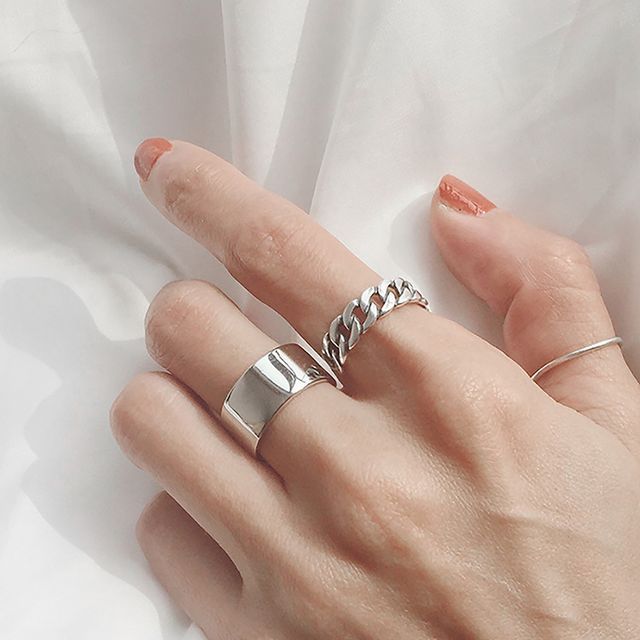 Hansha-Chained Sterling Silver Ring Polished Sterling Silver Ring