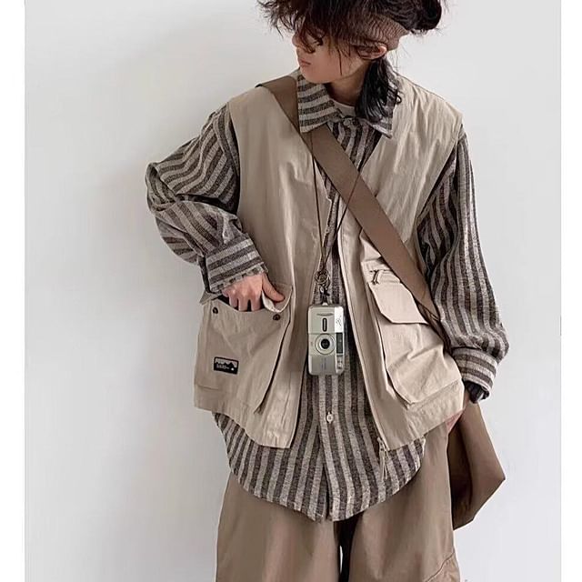 Real Boy-V-Neck Plain Pocket Zip Vest