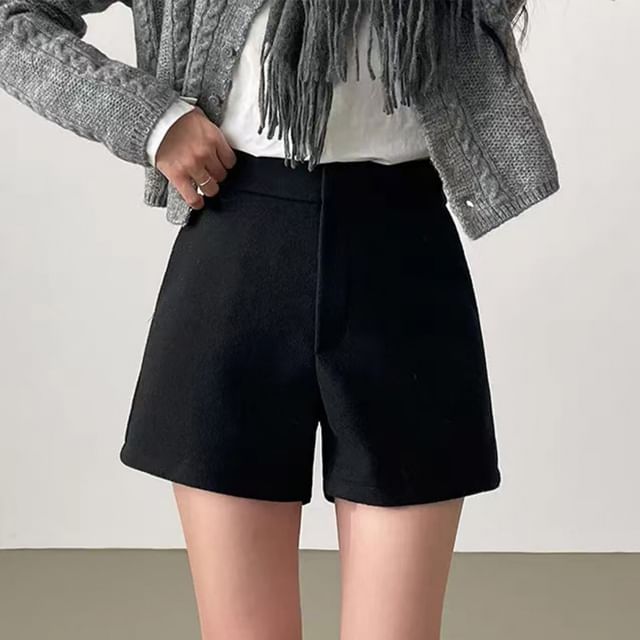 Jesong-High Waist Plain Shorts