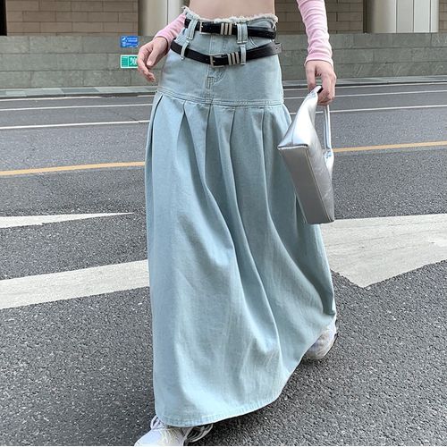 Belt layered outlet skirt