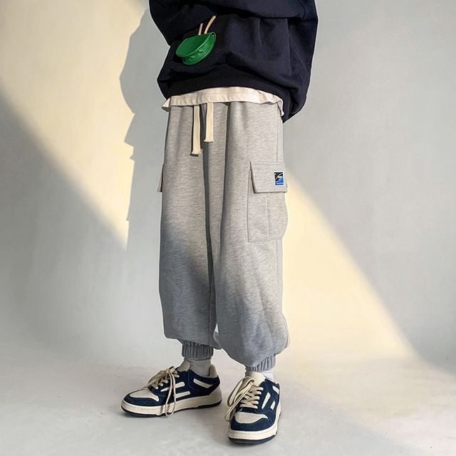 loose fit cargo sweatpants