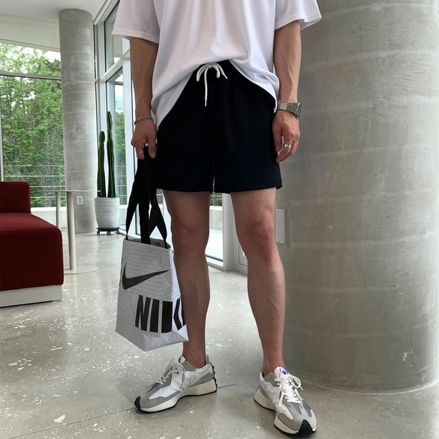 Okwano-Drawstring Waist Plain Shorts