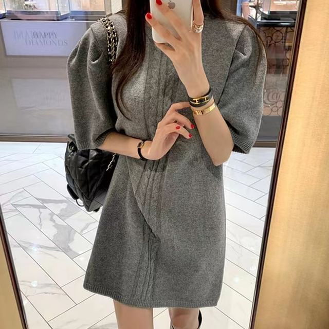 Coris-Elbow-Sleeve Crewneck Plain Shift Dress
