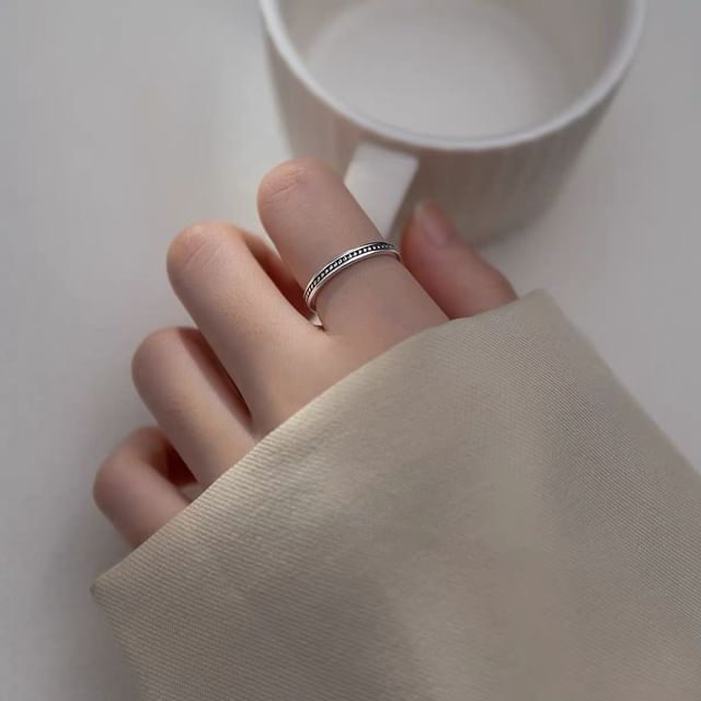 Toinianimos-Embossed Ring