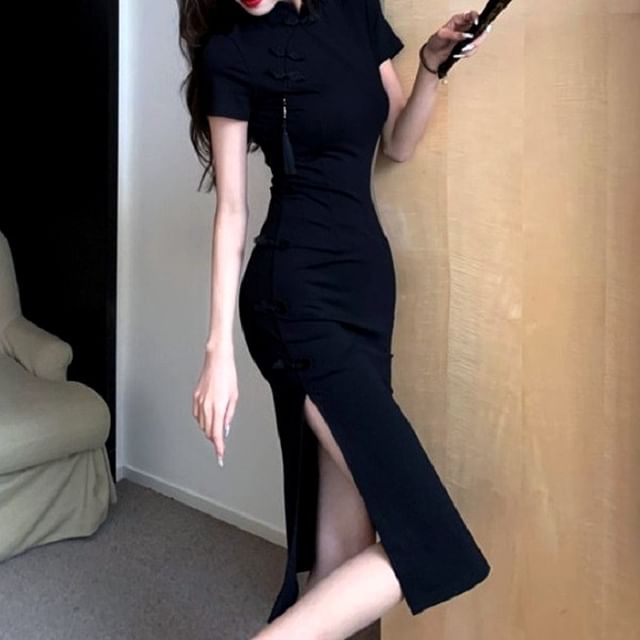 Cloud Nine-Short-Sleeve Mandarin Collar Plain Slit Frog Closure Midi Sheath Dress