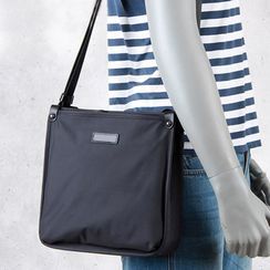 BagBuzz - iPad Crossbody Bag BagBuzz - iPad Crossbody Bag