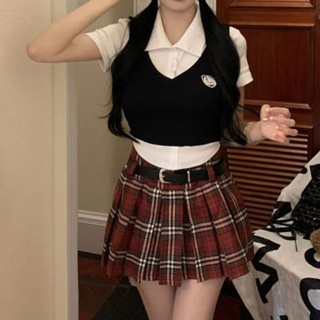 monroll Short-Sleeve Collared Embroidered Mock Two Piece Top