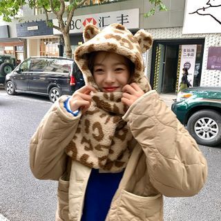 Small Bear Ear Hat With Scarf in Bulk 