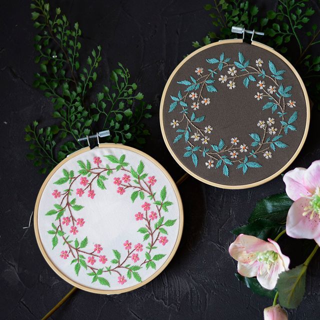 Embroidery Kingdom - Floral DIY Embroidery Kit