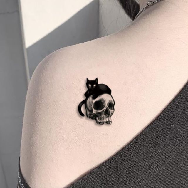30 Tattoos For Cat Lovers • Tattoodo